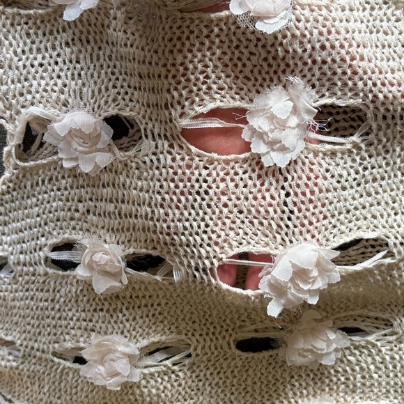 Scrap Work sz S Whimsical Cream Open Knit Dainty Ivory Flowers 3/4 Bell Sleeves - Picture 5 of 11